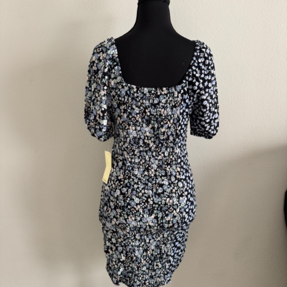 Live To Be Spoiled Ruched Bodycon Mini Dress S Black Floral - Picture 3 of 9